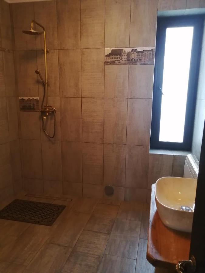 Hotel Casa Continentelor Cîmpulung Esterno foto