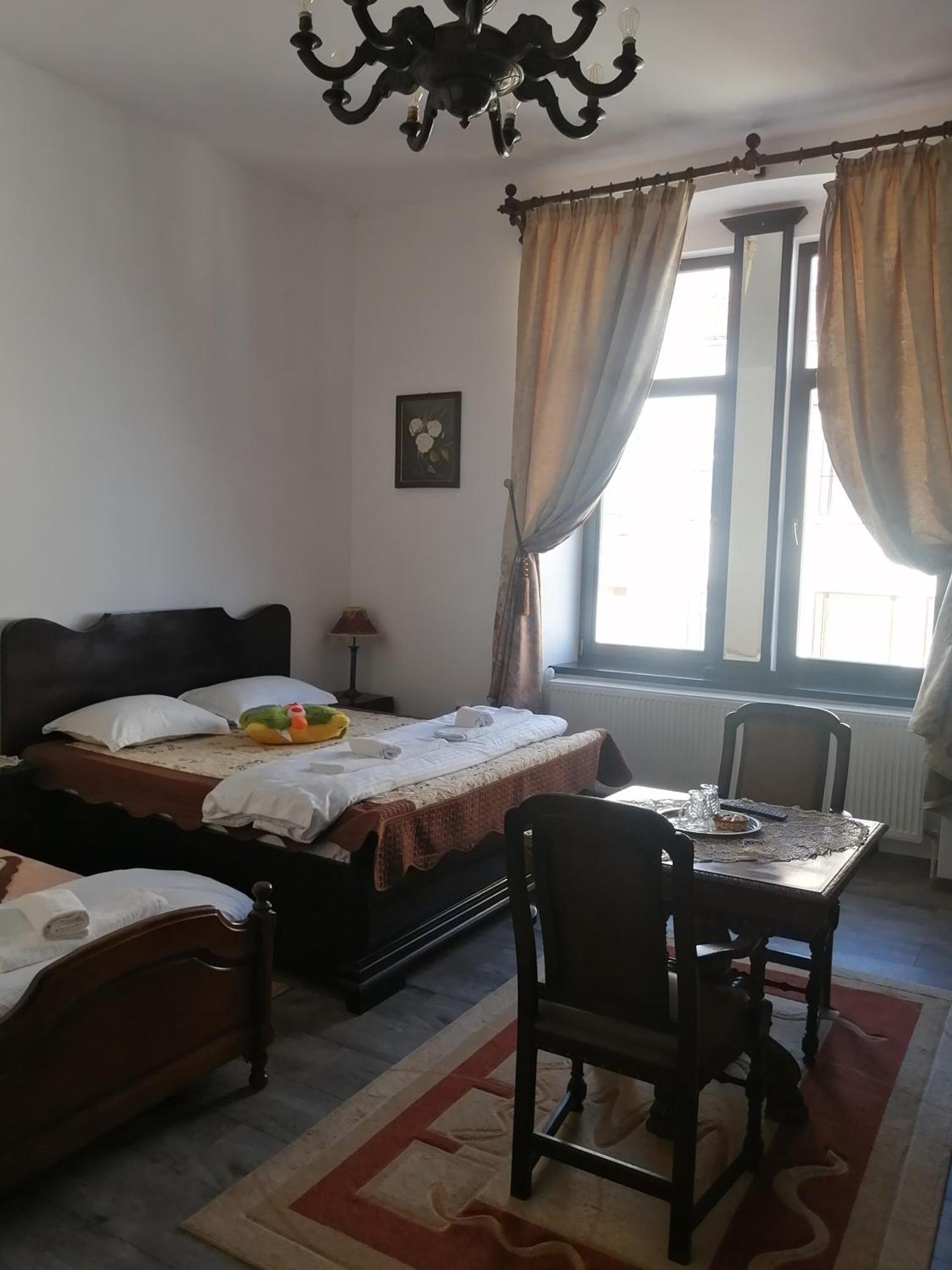 Hotel Casa Continentelor Cîmpulung Esterno foto
