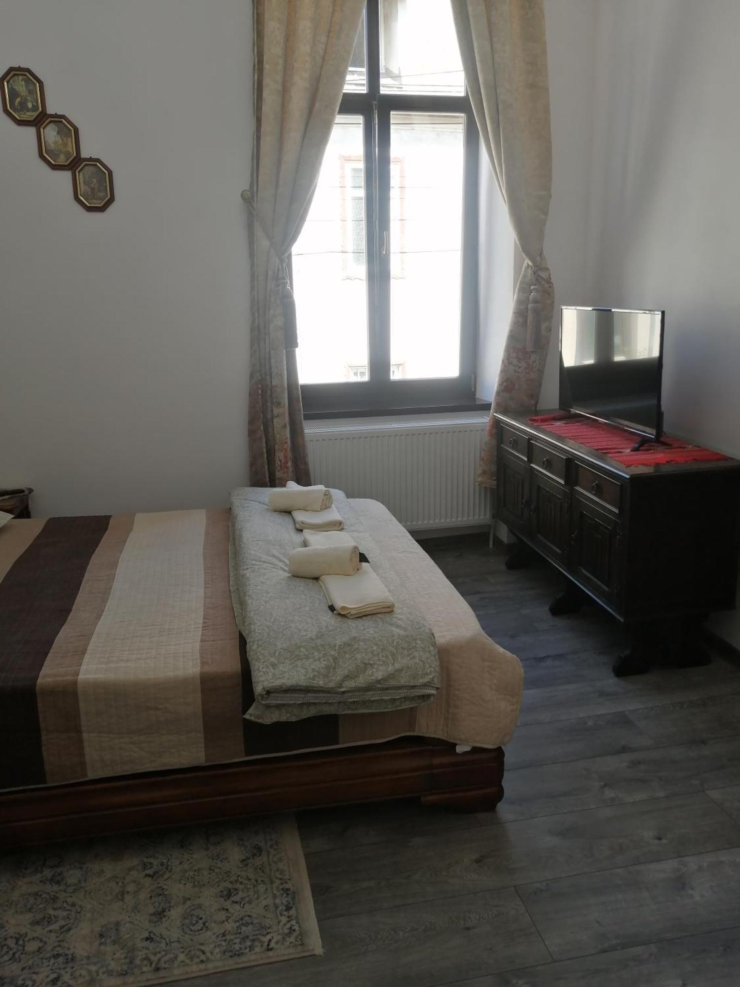 Hotel Casa Continentelor Cîmpulung Esterno foto