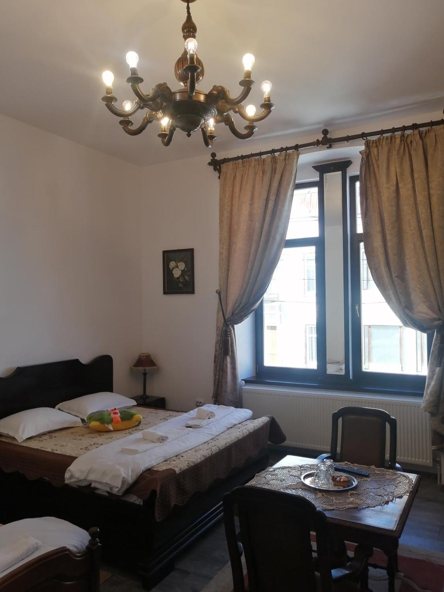 Hotel Casa Continentelor Cîmpulung Esterno foto