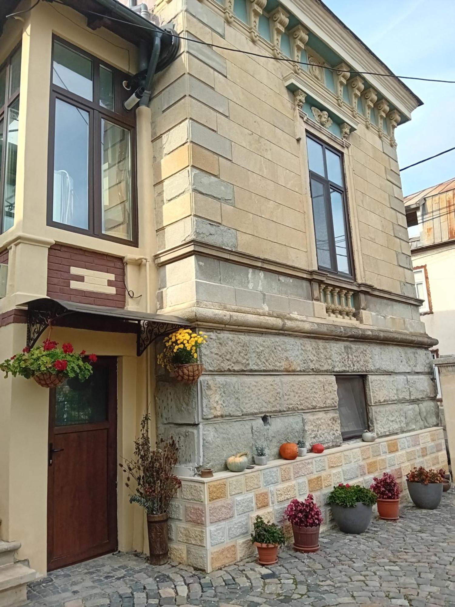 Hotel Casa Continentelor Cîmpulung Esterno foto